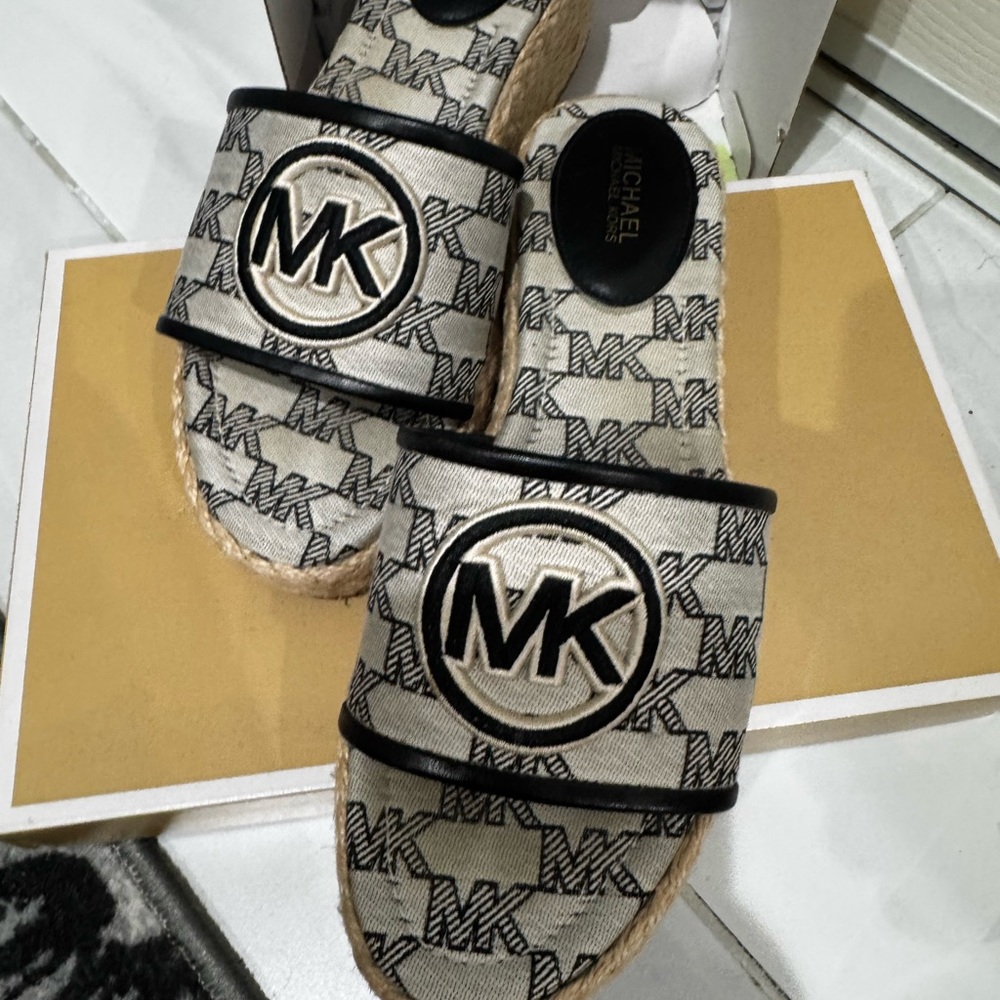 Michael Kors Black and Gray Platform Sandals - Picture 7 of 10